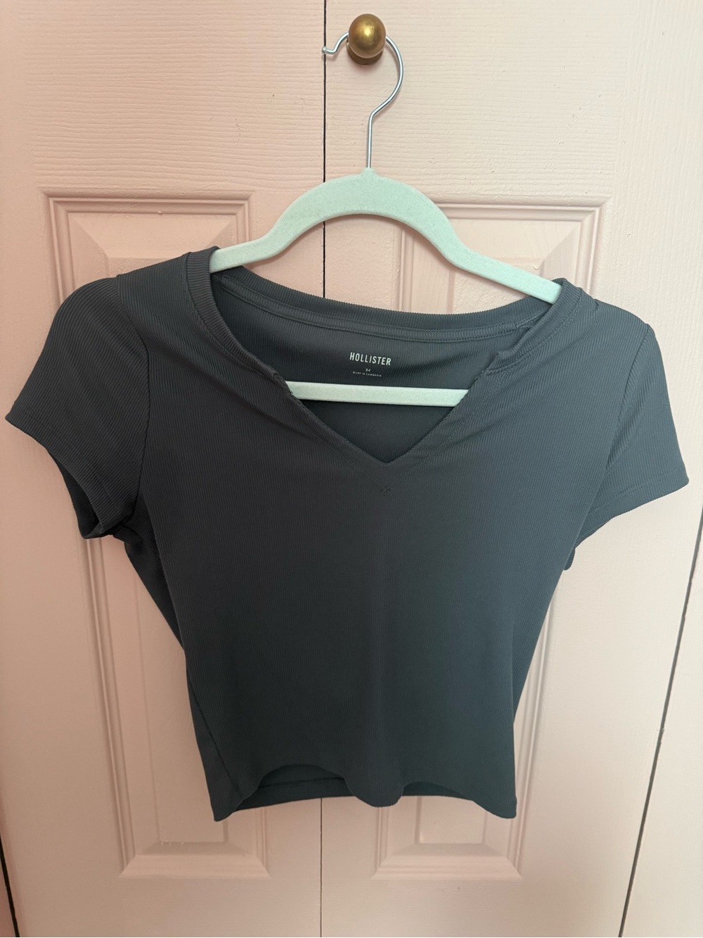 Hollister Women's Short Sleeve V-Neck Ribbed Crop Top — Charcoal Gray